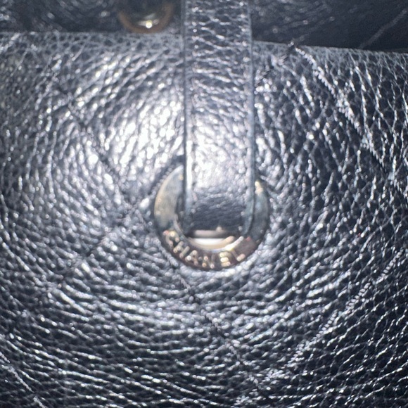 CHANEL On The Road Large Tote - Picture 14 of 15